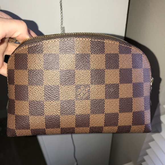 **SOLD JENIFER*** Louis Vuitton Damier Cosmetic - Picture 5 of 7